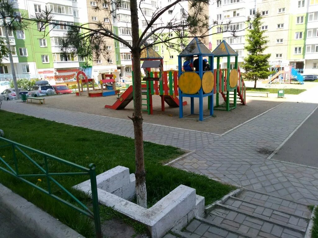 Игровой комплекс ксил. Детская площадка красноярск. Красивые детские площадки в красноярске. Игровые площадки красноярск. Детская площадка в ботаническом саду.