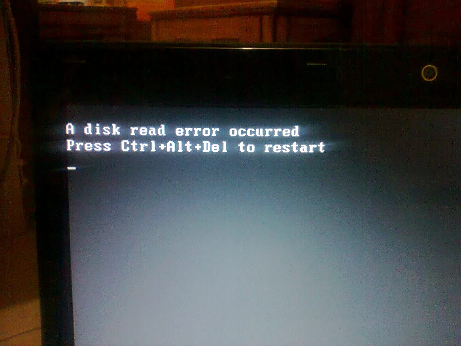 Ошибка загрузки на диск. A Disk read Error occurred. A Disk read Error occurred Press Ctrl+alt+del to restart. Read Error ошибка. Ошибка Disk read Error.