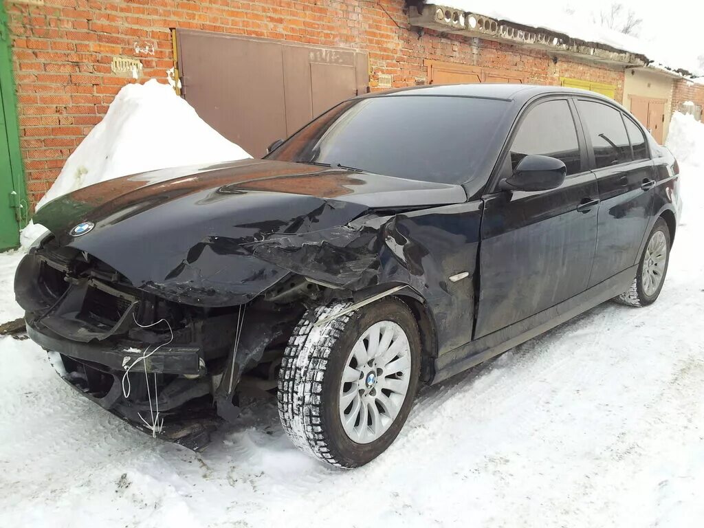 Гранта фл битая. Продать битый авто в тюмени. Разбитая тойота королла. Битый toyota corolla fielder. Разбитый kia rio 3.