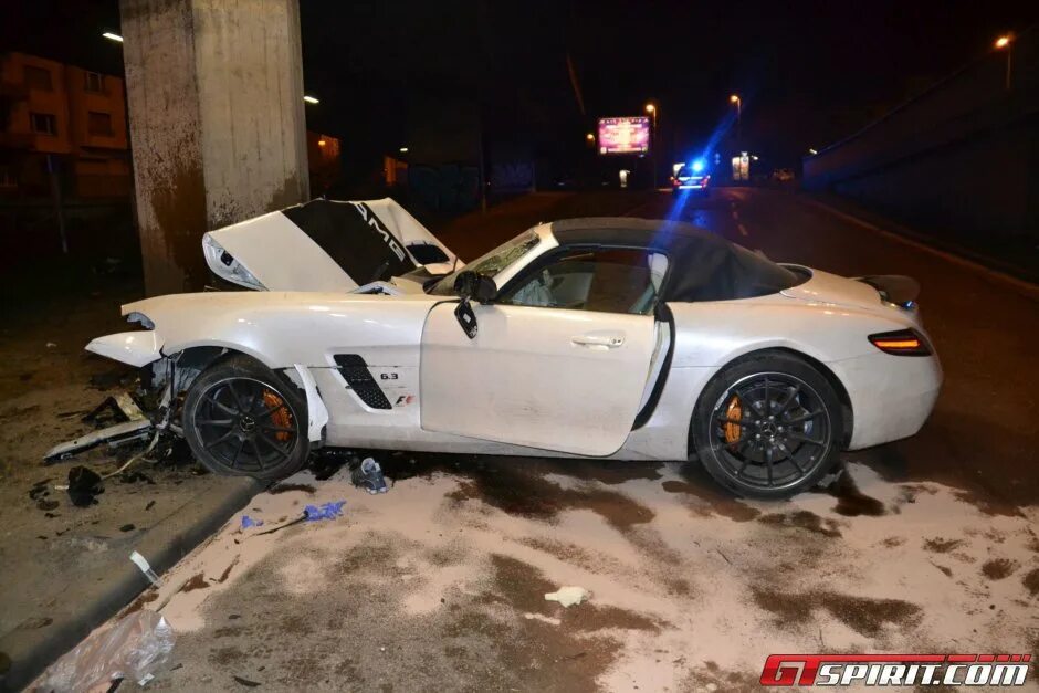 разбита в хлам