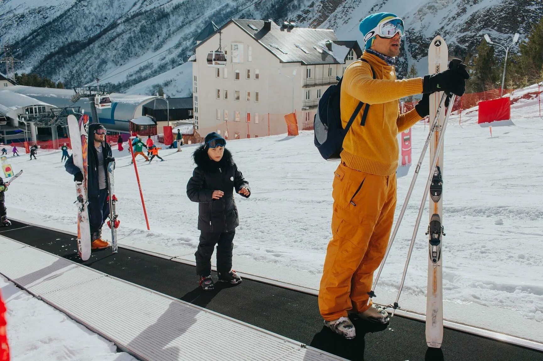 Домбай скипасс 2024. Страховка горнолыжника. Домбай скипасс 2024. Горнолыжный отдых группа. Домбай скипасс 2021.