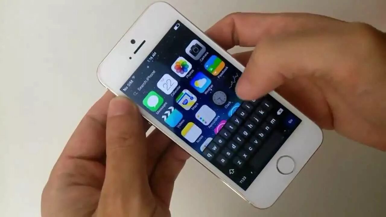 Китайский айфон 4. Смартфон айфон. Iphone 100x. 2 айфона в ряд. Китайский айфон 5.