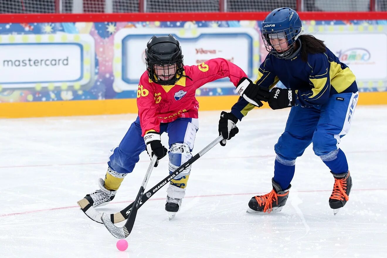 Хоккей с мячом на льду. Детский хоккей. Детский хоккей. Детский хоккей в спб. Хоккей дети 2010.