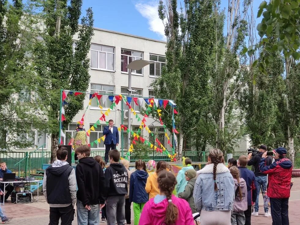 Городской праздник. Игровая на улице день России. Подарки на день защиты детей. Фото ко Дню России для детей.