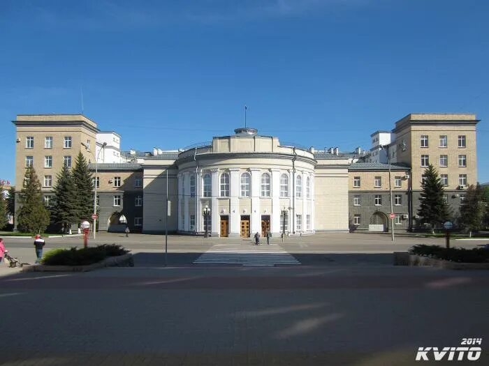 Администрация города орла. Областная администрация орел. Площадь ленина орел. Здание правительства орловской области. Орел площадь ленина администрация.