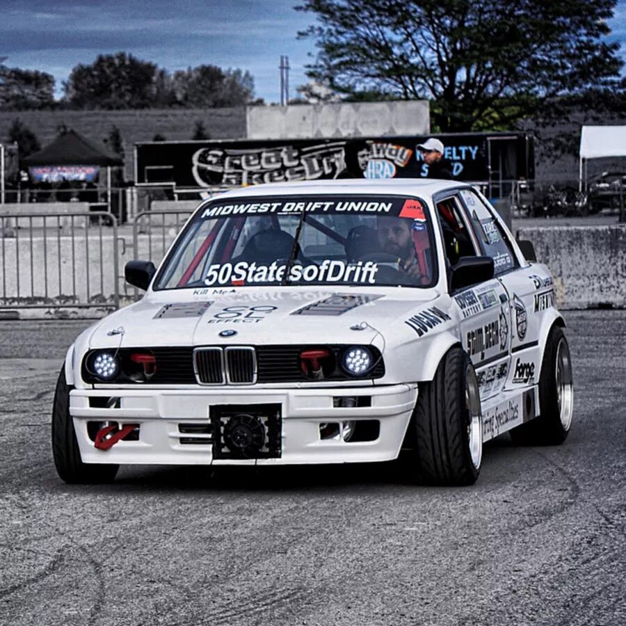 Drift white. BMW e30 Drift. Е30 BMW Drift. BMW e30 Drift Police. BMW e30i Formula Drist.