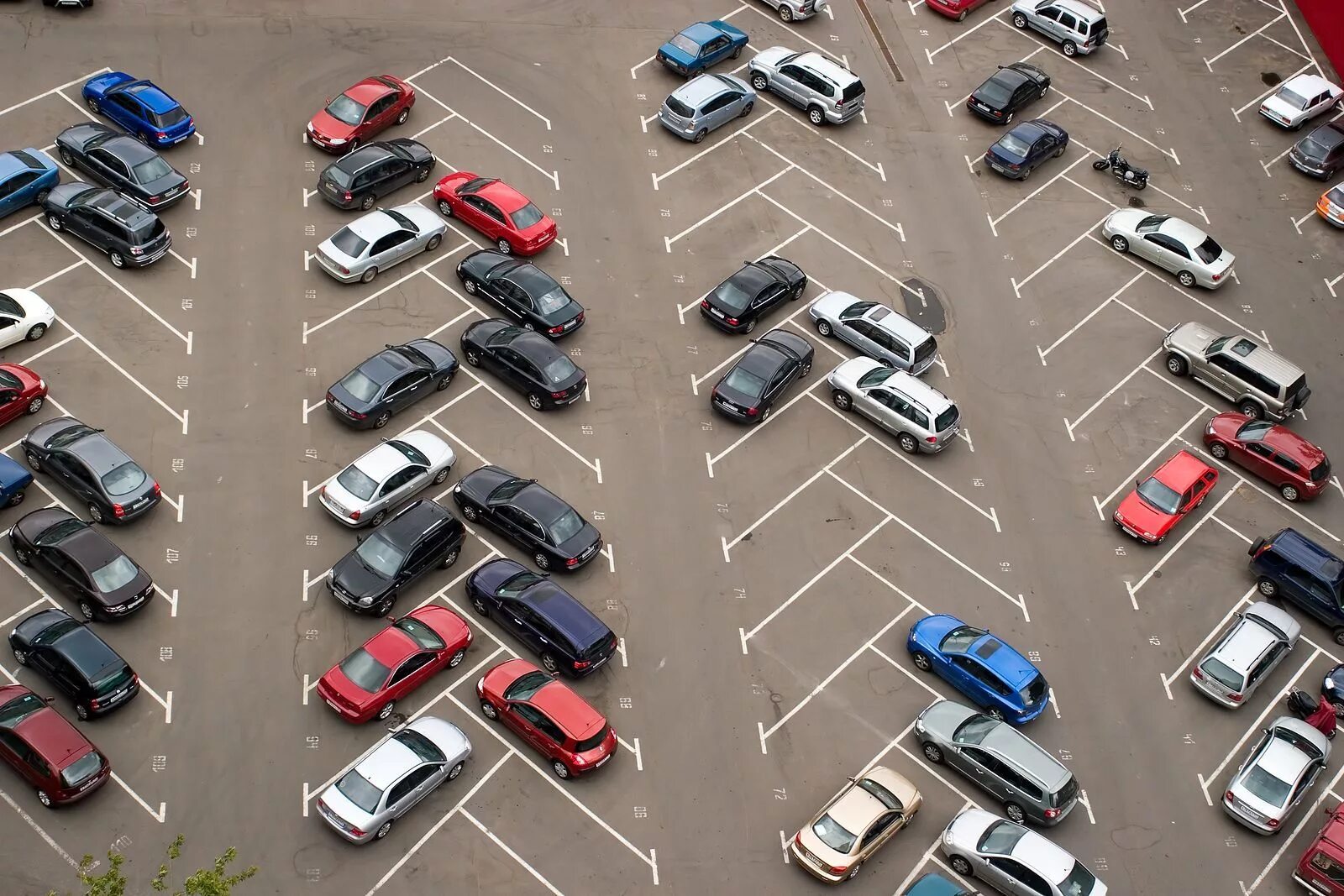 Parking zone игра. Автомобиль на парковке 3d. Стоянка машин. Подземная парковка. Неоновый парковщик игра.
