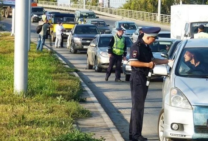 Работа гибдд омск. ГАИ Омск. ДПС ГИБДД Омск. Гаишники Омск. Рейд ГИБДД В Омске.