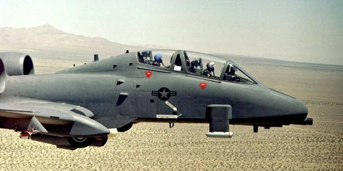 A 10 b 2. A-10 thunderbolt. Fairchild republic a-10 thunderbolt ii. Фэйрчайлд рипаблик a-10 тандерболт ii. A-10a "thunderbolt ii".