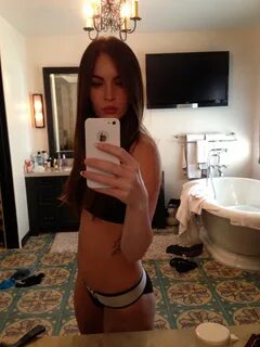 Number of votes: 3. There are 15111 more pics in the Megan Fox photo galler...