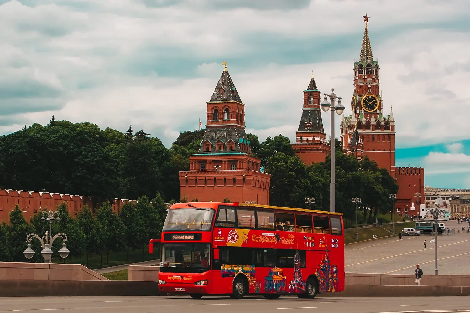 Экскурсии на красном двухэтажном автобусе. City Sightseeing Москва. Автобус City Sightseeing Москва. Автобус City Sightseeing Санкт-Петербург. City Sightseeing Moscow автобус.