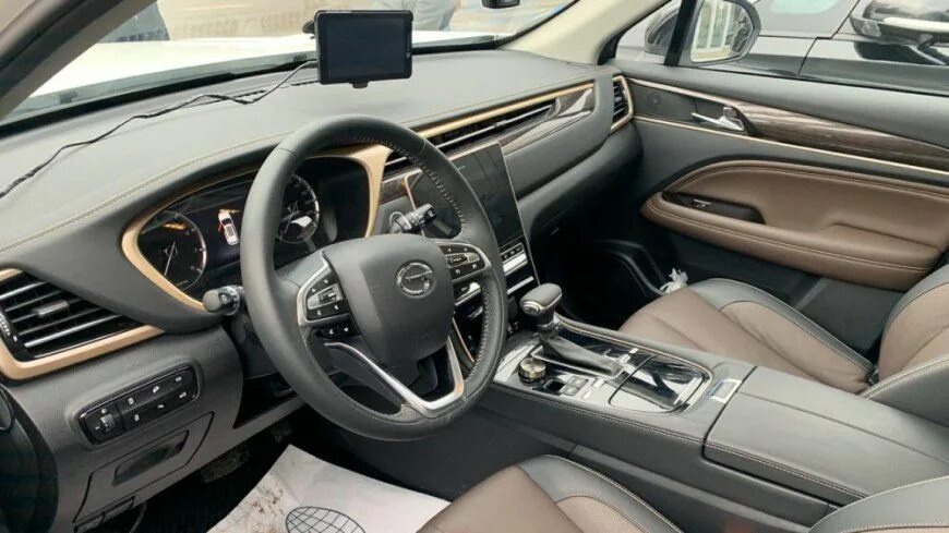 Салоны gac в москве. Салоны gac в москве. Гак gs8 изумрудно-зеленый салон. Гак gn8. Минивэн gac m8.