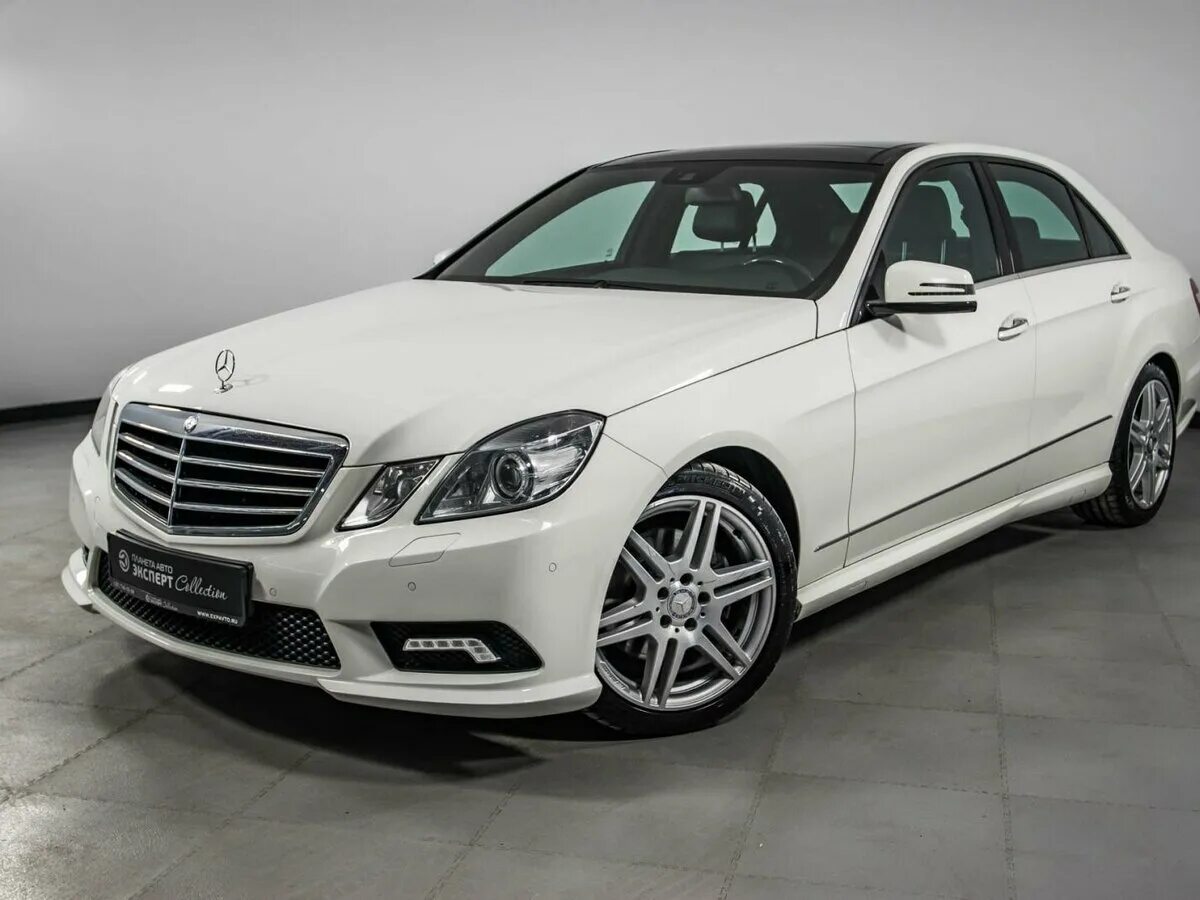 Mercedes e class 2011. Mercedes w212. E300 мерседес 2011. Мерседес е350 4 матик. Mercedes benz e class w212 2011.