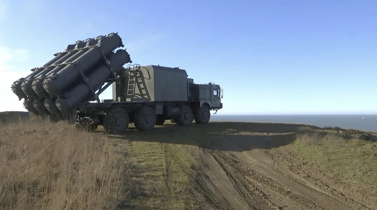 Бал береговой ракетный. Бастион береговой ракетный комплекс. Береговой ракетный комплекс бал-э. Берегового ракетного комплекса (БРК) «Бастион». Береговые ракетные комплексы бал и Бастион.