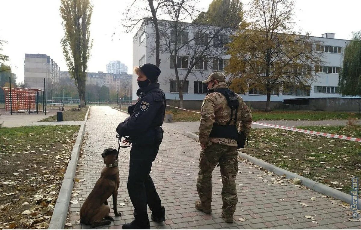 Минирование школ сегодня. Минирование школ. Одесса заминирована. Заминированная 5 школа. Одесса минировали детский сад.