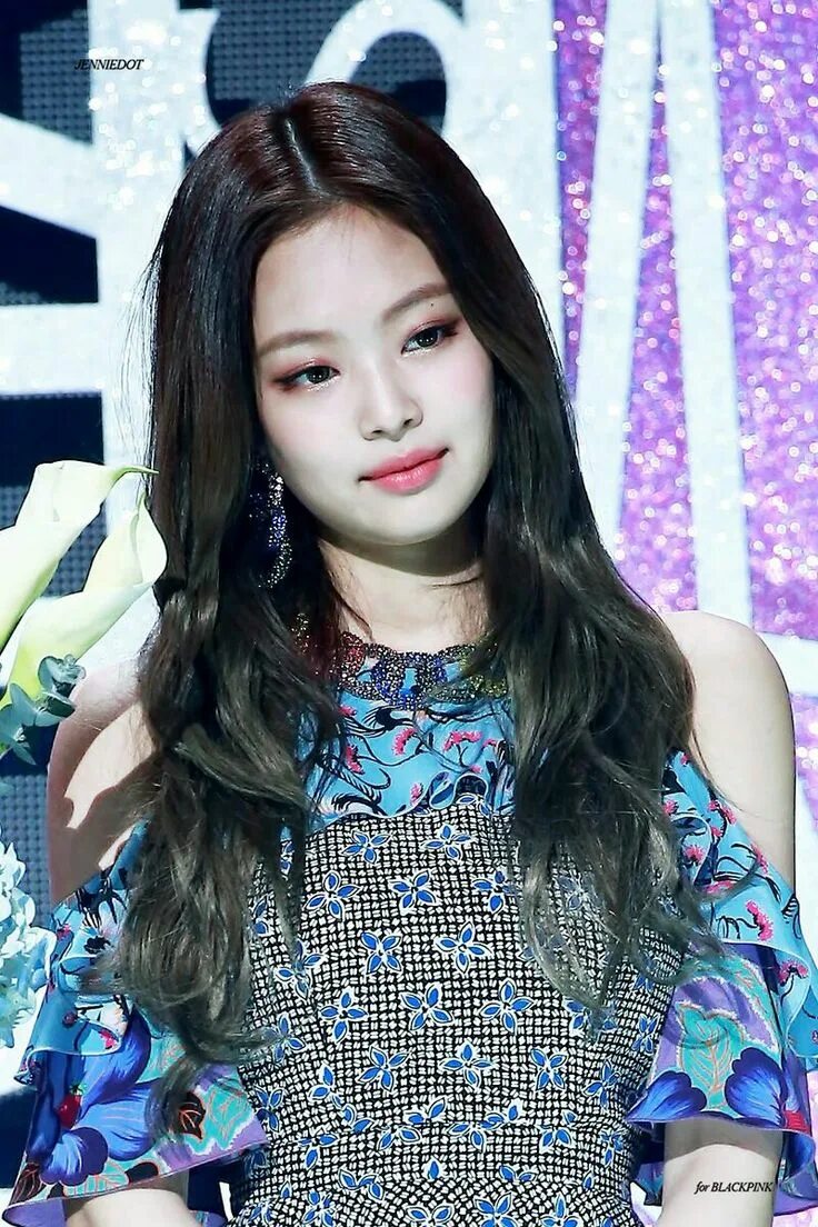 Как зовут дженни. Дженни blackpink. блэк пинк jennie. black pink дженни.
