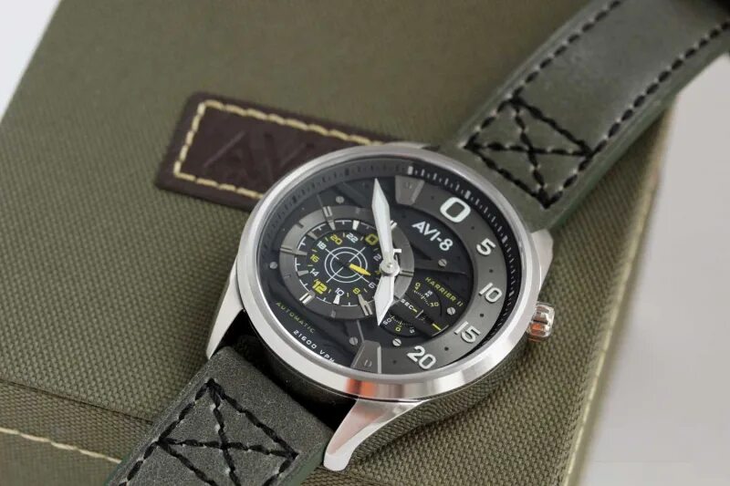 1 8 av. Avi 8 av 4003 Hawker Harrier II часы. Avi-8 Hawker Harrier II Ace of Spades. Мужские часы Hawker Harrier II avi-8 Grey Chrono - av-4056-05. Avi8 Hawker Harrier ll 4047 Red watch.