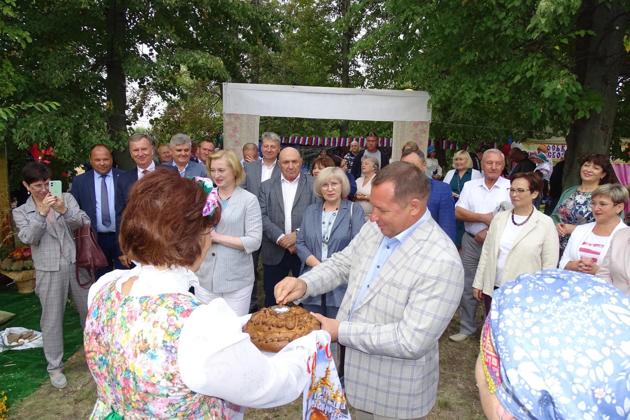 Погода в хохле воронежской. Житель Хохольского района. Борщево Хохольский район Воронежская область. События в Хохольском районе. Село Борщево Воронежской области Хохольский район.