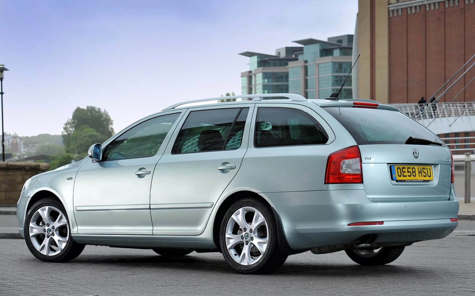 Skoda Octavia Combi 2008. Skoda Octavia Estate. Шкода Octavia 2008.