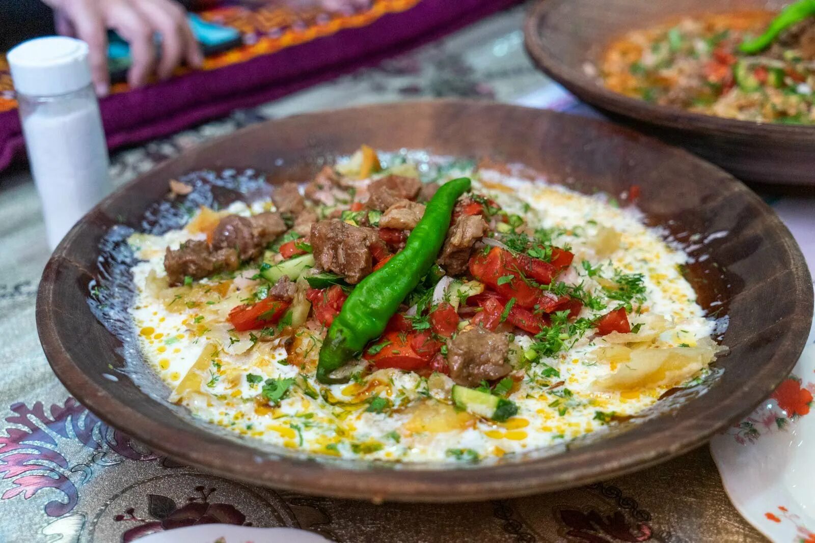 Крутоб душанбе. Таджикское блюдо курутоб. Шакароб курутоб. Национальное блюдо таджикистана курутоб. Куртоп.