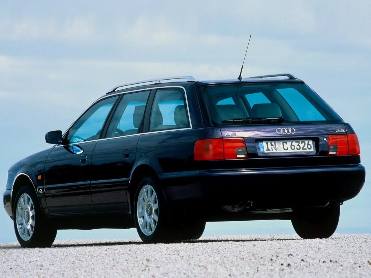 Купить ауди с4 универсал. Ауди а6 1994 универсал. Ауди 100 Авант с4 универсал. Audi a6 универсал 1997. Audi a6 c4 1994.