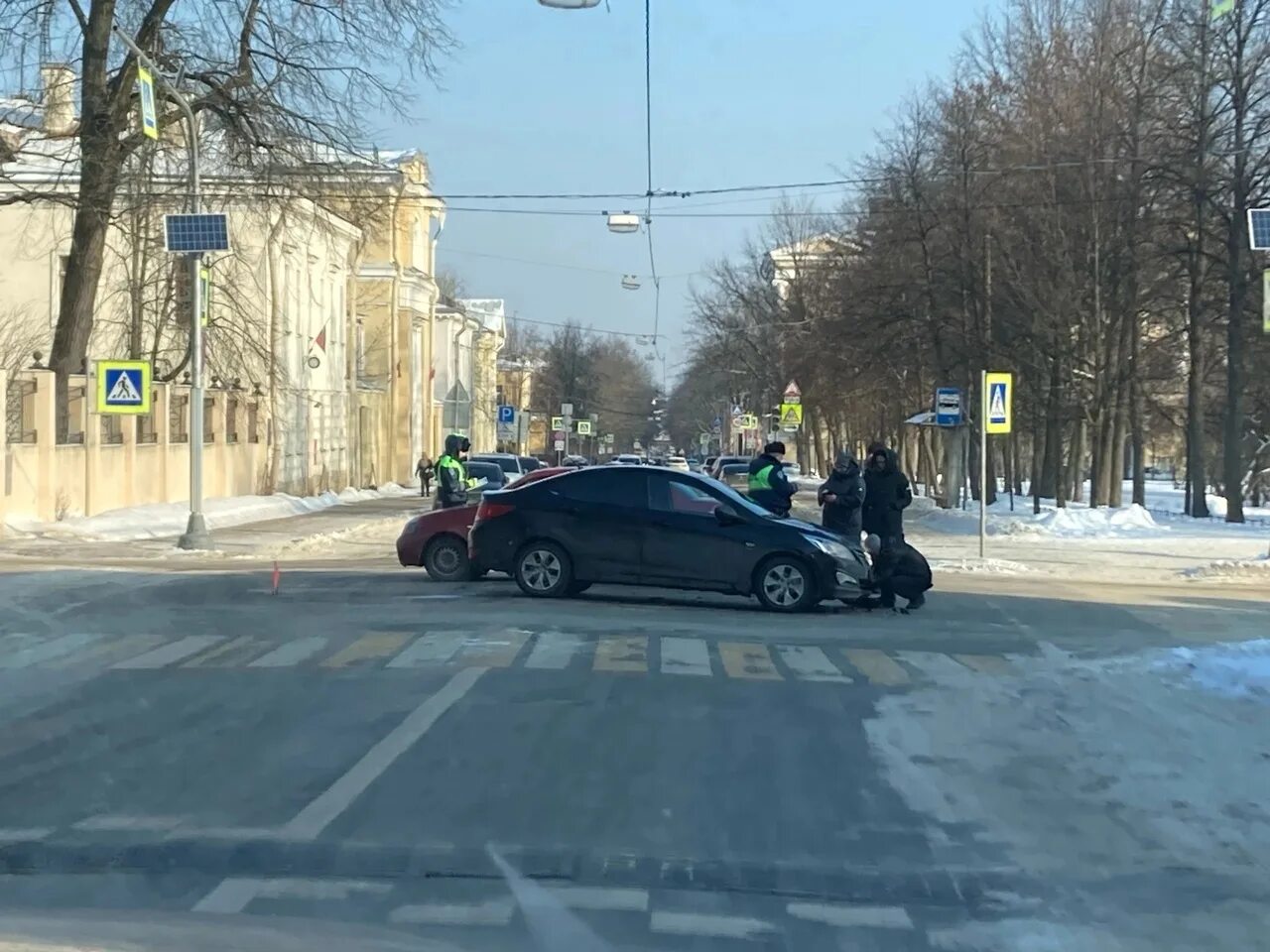 Пушкин в машине. Пушкин в тачке. Пушкин в автомобиле. Суета пушкин в машине. Дтп в пушкине сегодня вечером.