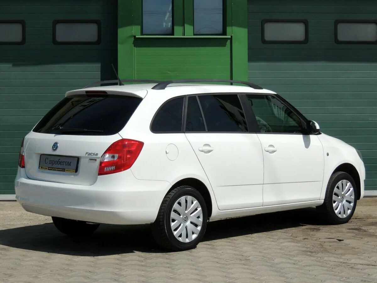 Skoda Fabia 2 2008 универсал. Шкода Фабия универсал 2011. Белая Шкода Фабия 2 универсал. Шкода Фабия 1.2 универсал. Шкода универсал 2012