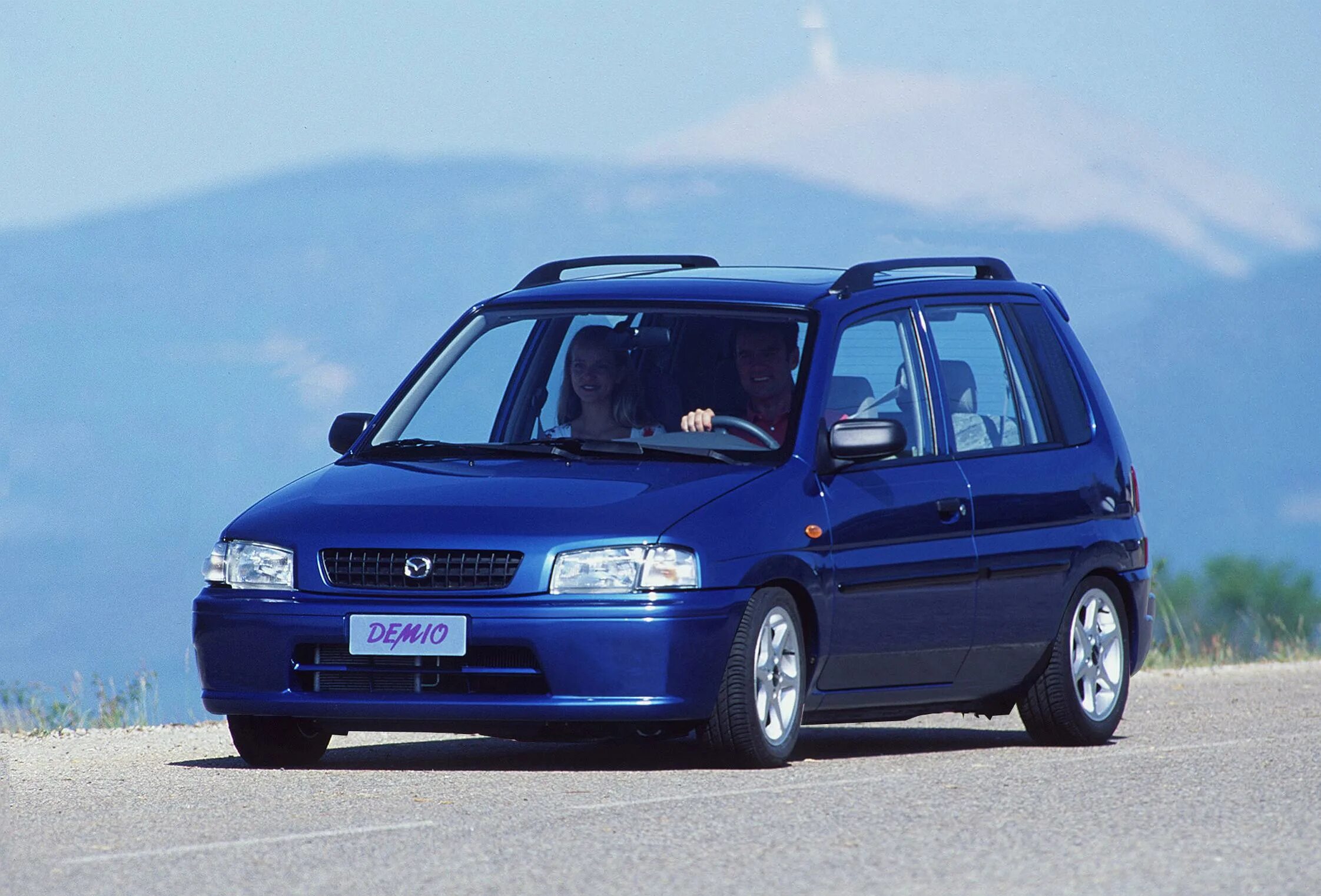 Мазда демио 2000 купить. Mazda Demio. Мазда Демио 2000 1.5. Mazda Demio 1998. Мазда Демио 1999.