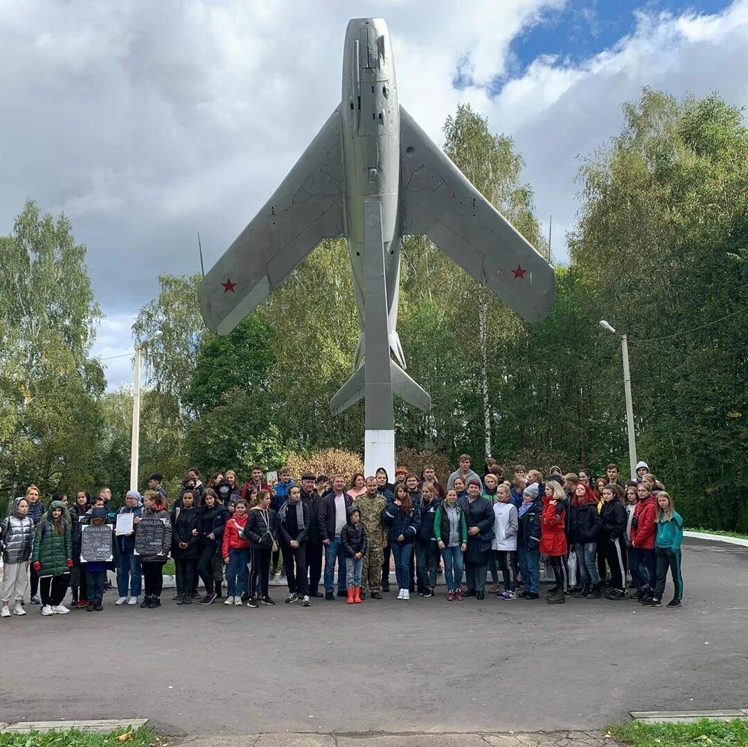 Наро фоминск самолет. Парк Победы Наро-Фоминск. Памятник самолет в Наро-Фоминске. Парк самолет Наро-Фоминск. Наро Фоминский парк Победы.