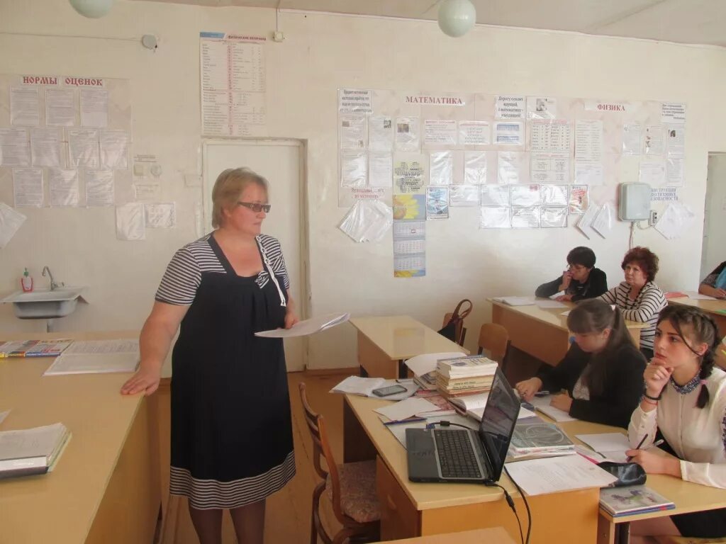 школа зеленый шум волжский. директор школы 17 волжский. 34 школа волжский. волжская школа курманаевский район. фото мо классных руководителей.