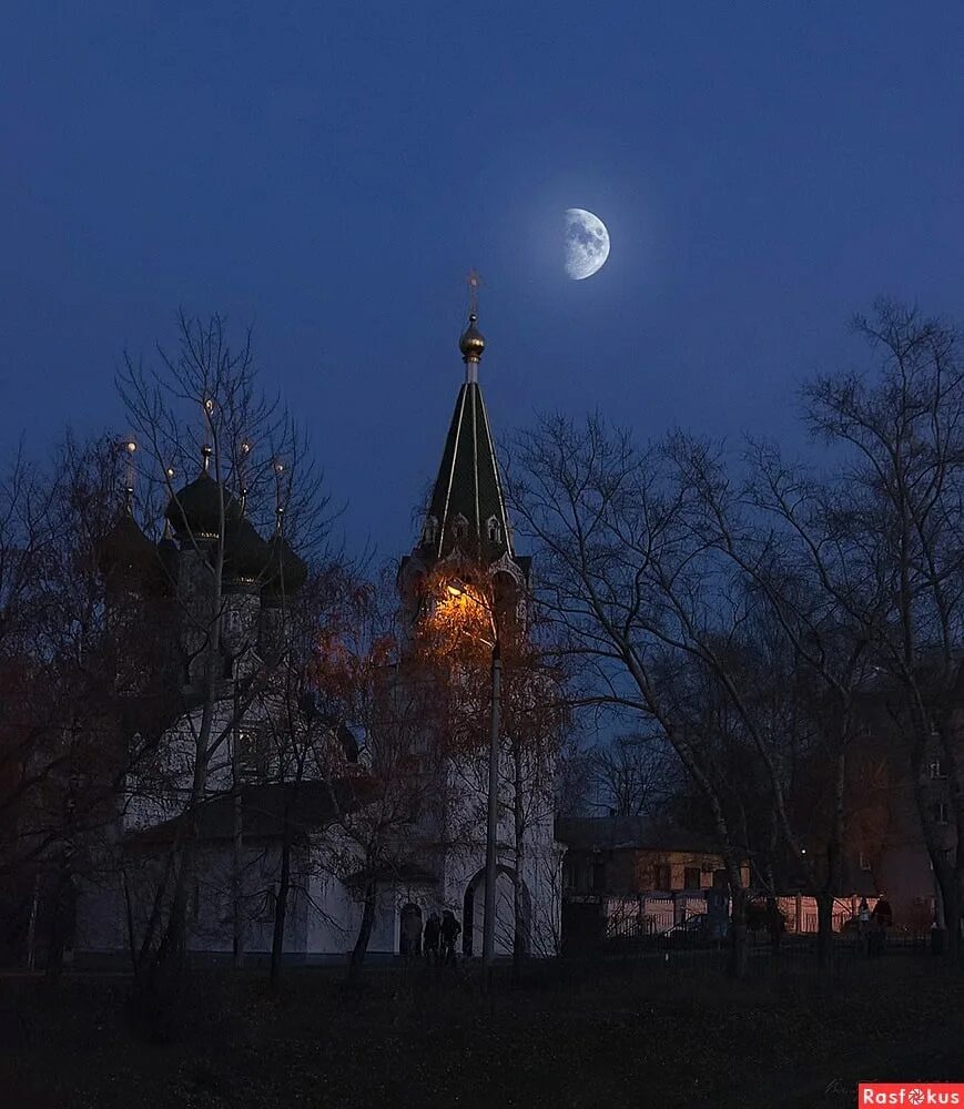 Церковь ночью. Православный храм ночью. Церквушка ночью. Звёзды над храмом.