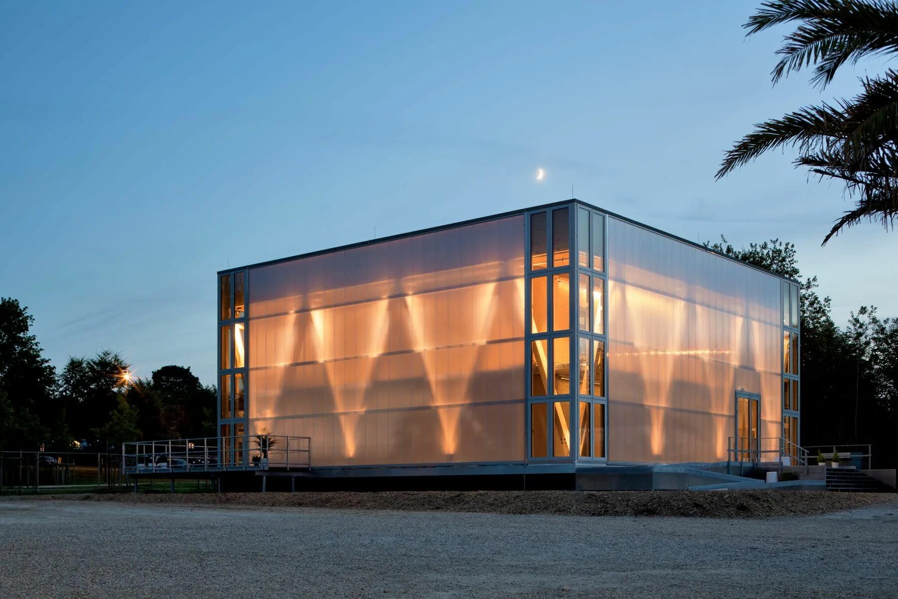 Павильон / the pavilion [2000. Павильоны для торговли. Современные стеклянные павильоны. Нто-6. Теневой навес заха хадид.