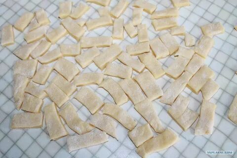 Тесто квадратиками с мясом