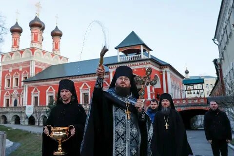Закрывают церкви