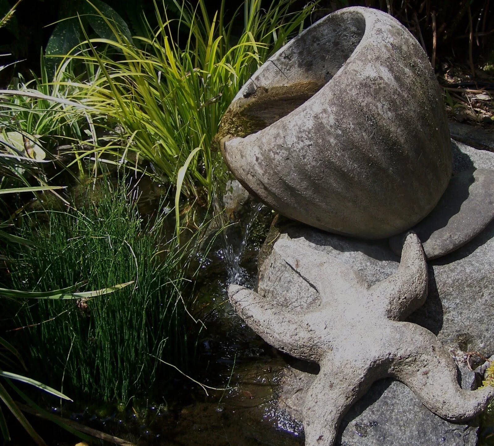 Необычные садовые фигуры. Из бетона для сада своими руками. Изделия из цемента для сада. Фигурки из цемента для сада. Из бетона для сада своими руками.