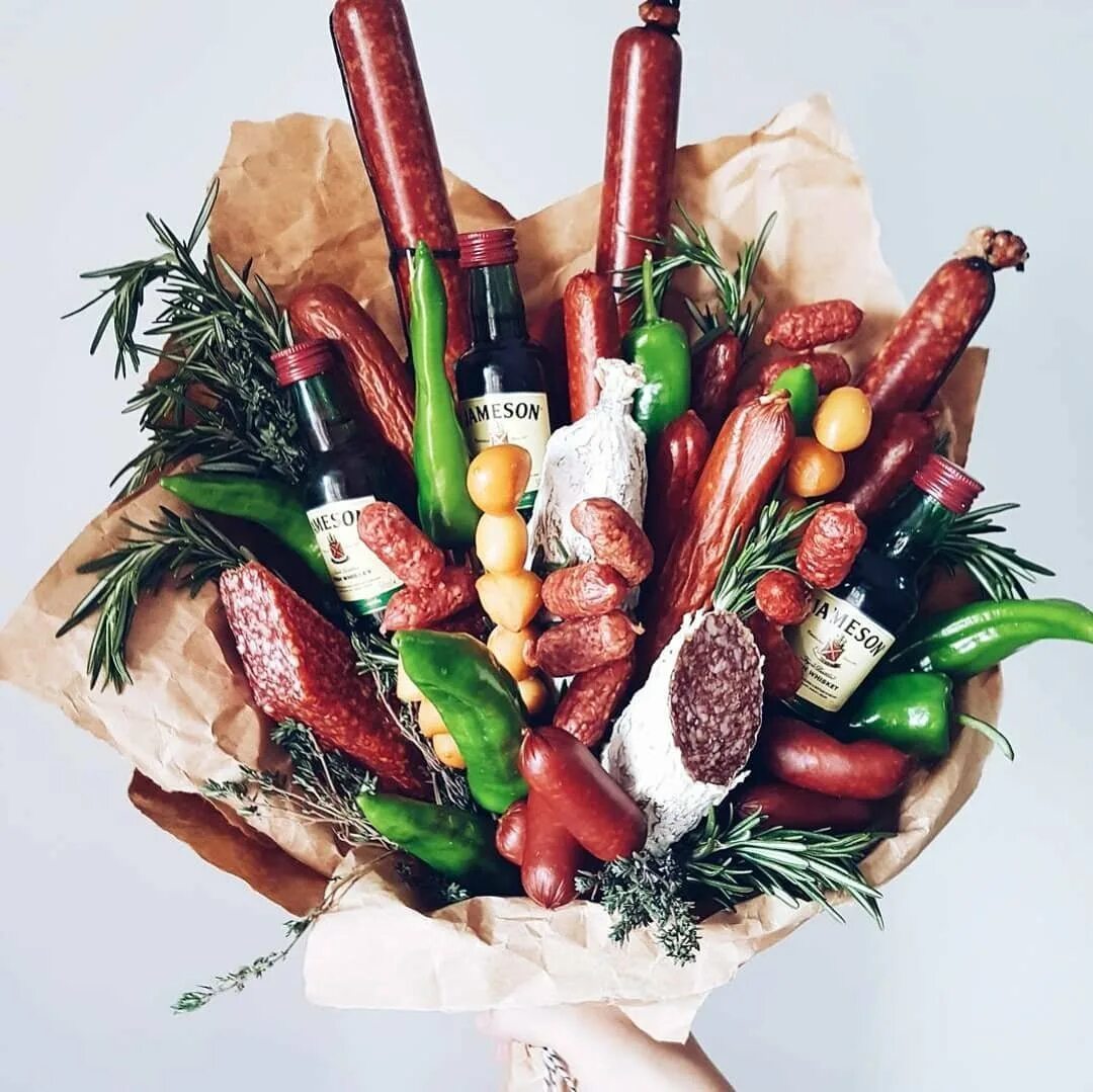 Мужской букет съедобный москва. Съедобные букеты для мужчин. вкусный букет. букет с едой. букет для мужчины необычный.