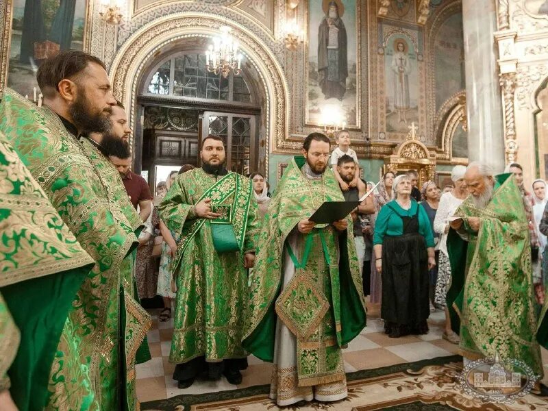 монастырь святого. монастырь павла ксиропотамского. монастырь св екатерины на синае. афон святая гора монастыри. монастырь агиу павлу афон.