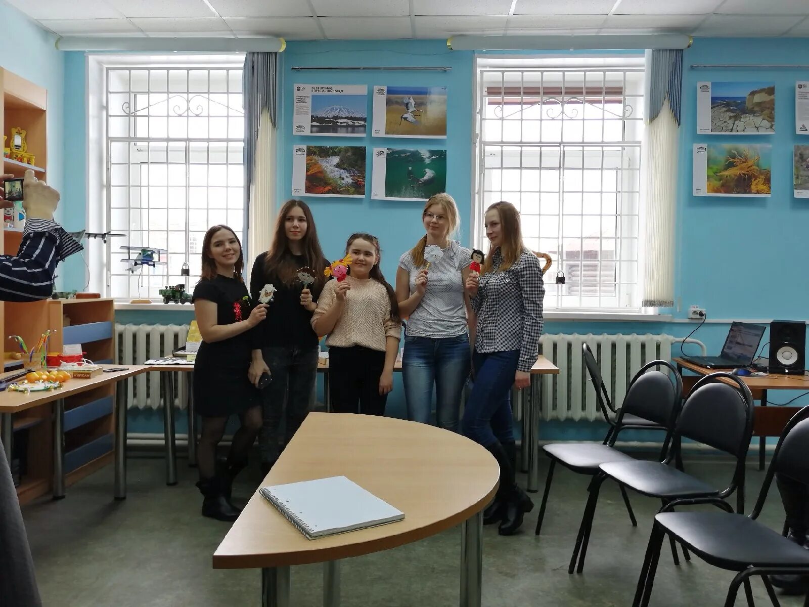 художественные колледжи отзывы. палех колледж художественный. сурикова. палехское художественное училище официальный сайт. выставка космос в школе.