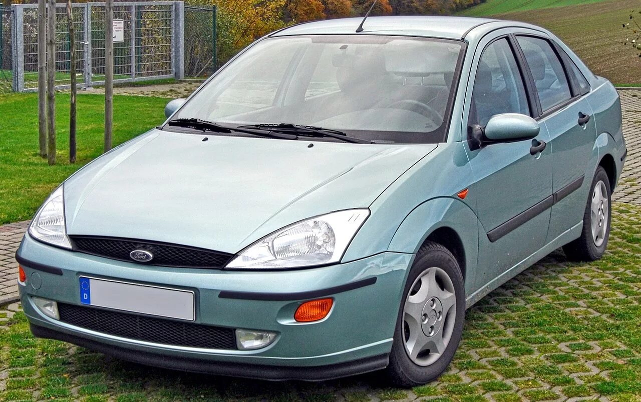 Фокус 1 каталога. Ford focus 1998-2004. Форд фокус 1 2005. Форд фокус 1 рестайлинг 2004. Форд фокус 1 2004.