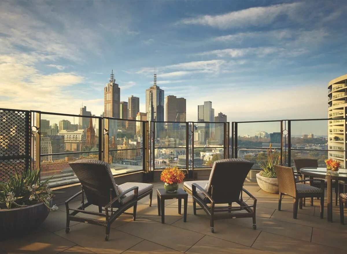 Luxury view. Дом с видом на море. Веранда с видом на море. Вид из панорамного окна на море. Thassos.