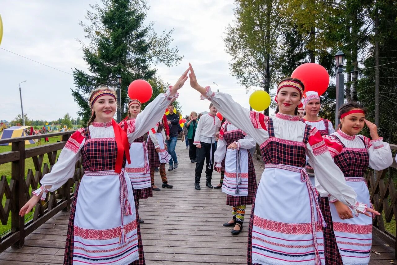 Россия 24 республика коми. Народ Коми Сыктывкар. Республика Коми Сыктывкар люди. Сыктывкар народность Коми. Культурные традиции Коми народа..