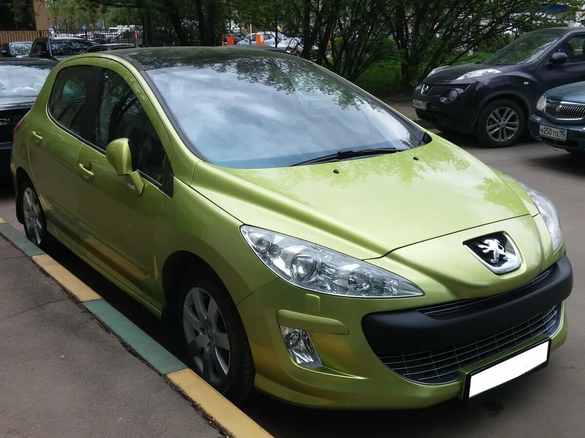 Купить пежо 308 2008 года. Пежо 308 2008. Пежо 308 2008 салатовая. Peugeot 308 2008. Пежо 308 2008 года.