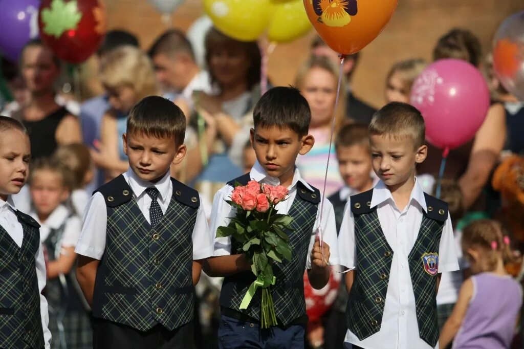 Школа 6 Владивосток. Школьная форма Владивосток. Форма 83 школа Владивосток. Форма в 82 школе. Школа 21 владивосток