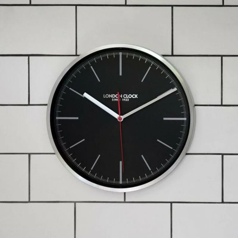 Настенные часы отзывы. Часы London Clock. Часы настенные Лондон клок. Лаконичные настенные часы. Минималистичные часы на стену.