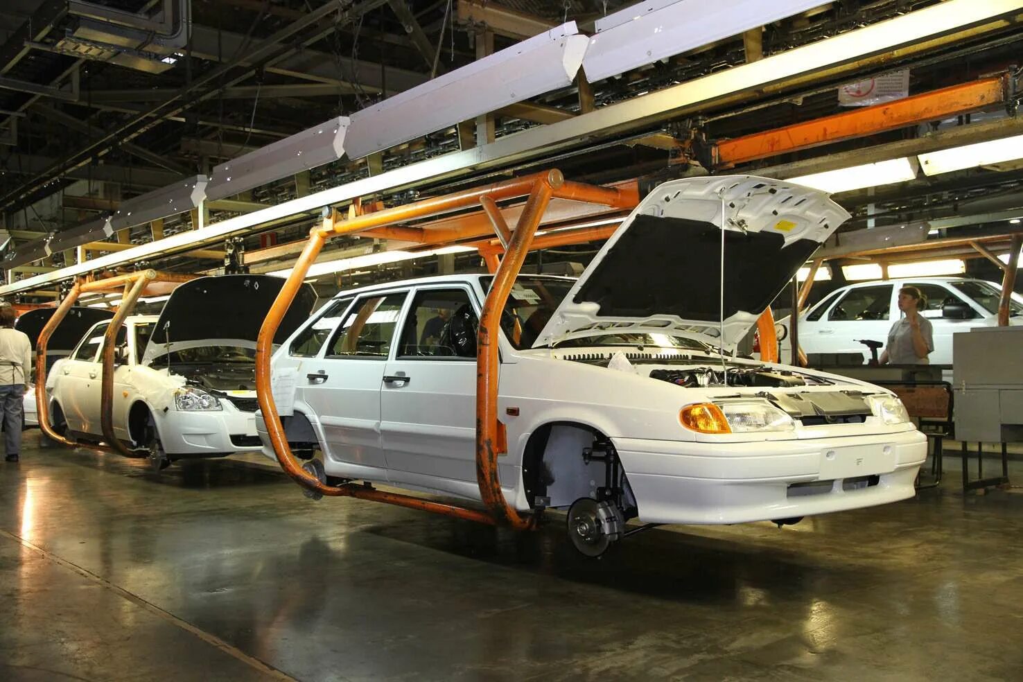 Автоваз конвейер ваз 2110. Нива 2121 конвейер сборка. Волжский автозавод ваз-2101. Выпуск №1. Завод автоваз тольятти.