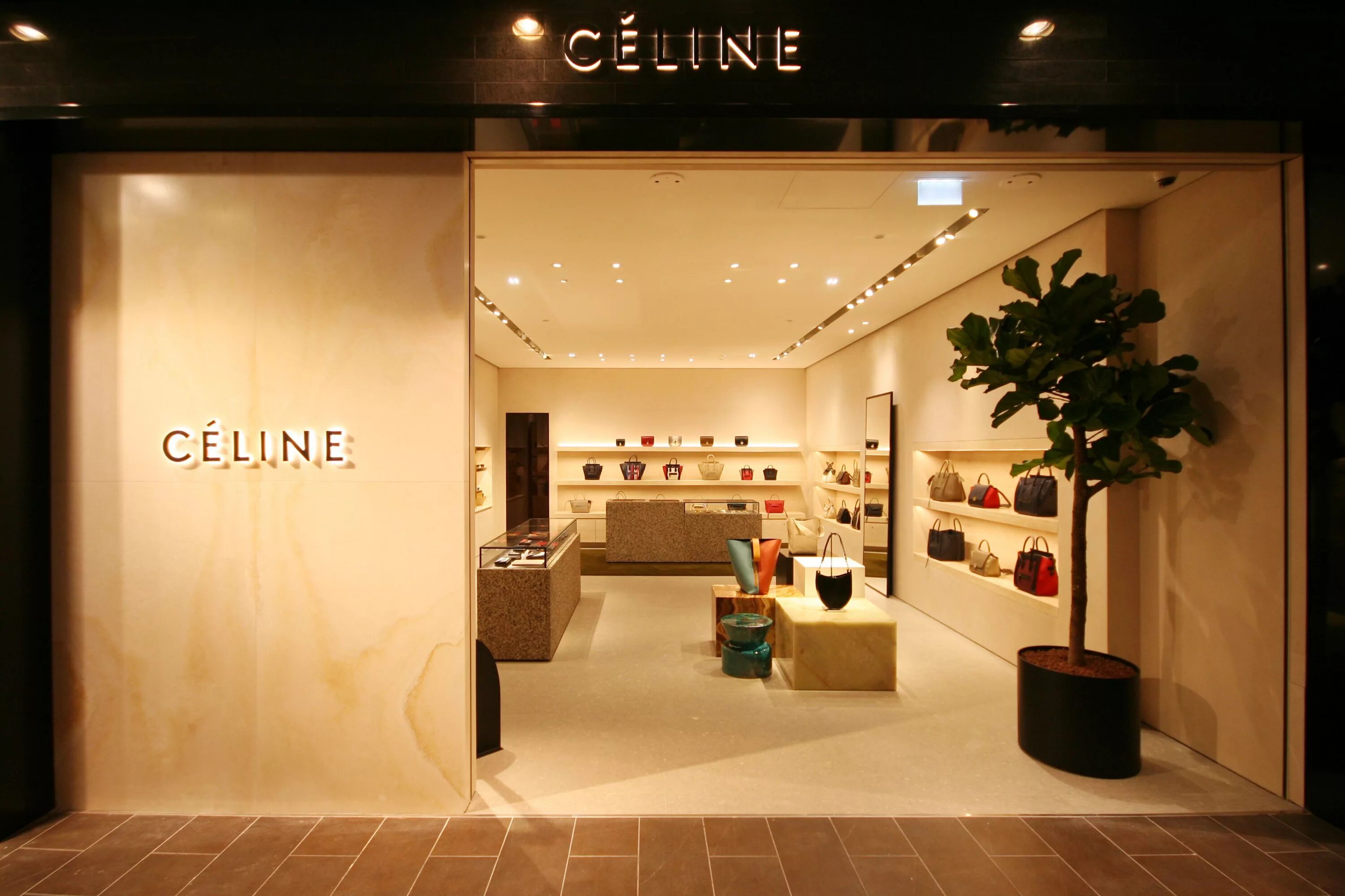 Селин магазин. Бутик селин. Celine бутики. Магазин celine. Celine бутики.