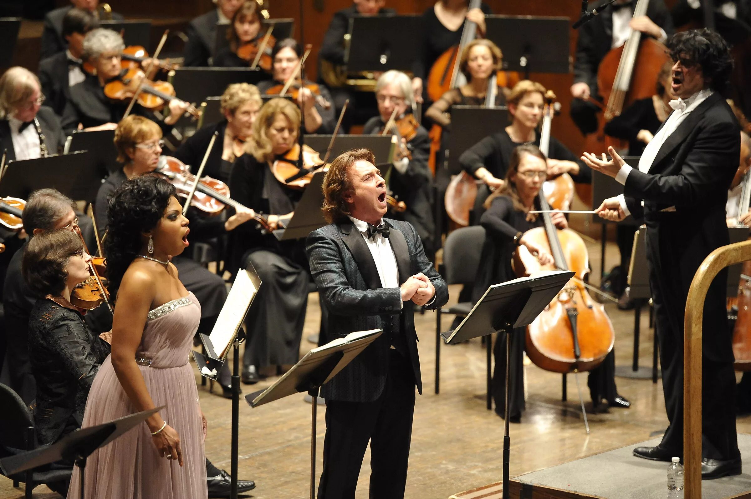 Опера барокко. Музыкальное театральное произведение это. Concerto grosso эпоха барокко. Опера жанр музыки. Анна нетребко лос анджелес опера.