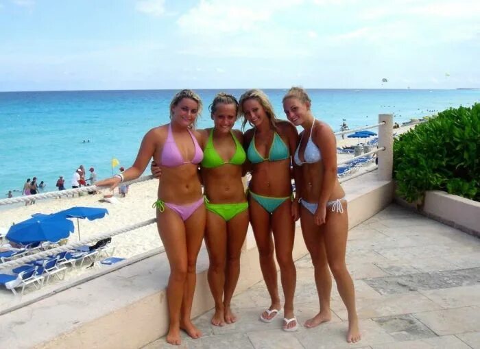 если встретишь девушку на пляже. страсть на пляже. мотиваторы про любовь. джош дюамель тихая гавань. красивые подружки на пляже.