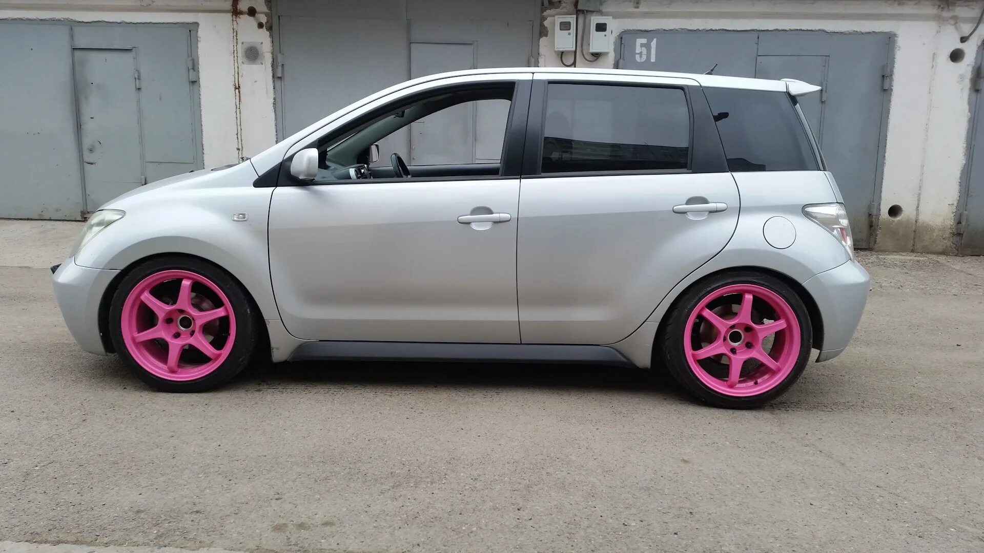 Ист шины. Toyota ist диски. диски toyota ist 2. toyota ist расширение. ист тойота розовый.