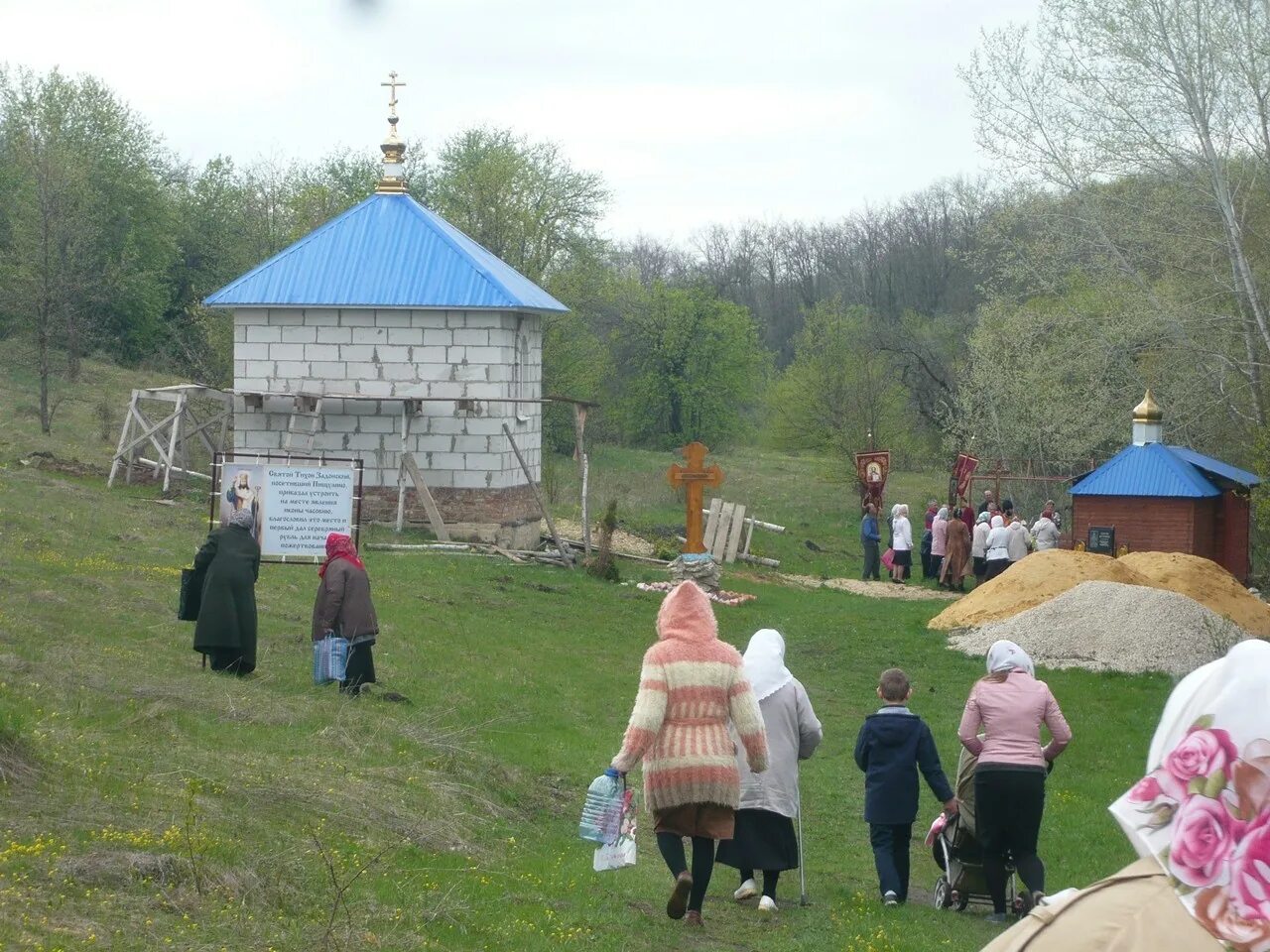 Живоносный родник. Пищулино Елецкий район. Село Пищулино Елецкого района. Пансионат Живоносный источник Маганск. Живоносный источник село Ермаковское.